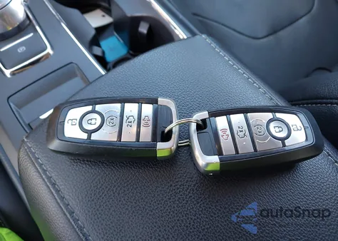 2020 Ford Fusion Titanium z USA, uszkodzony, nr VIN 3FA6P0K93LR123819